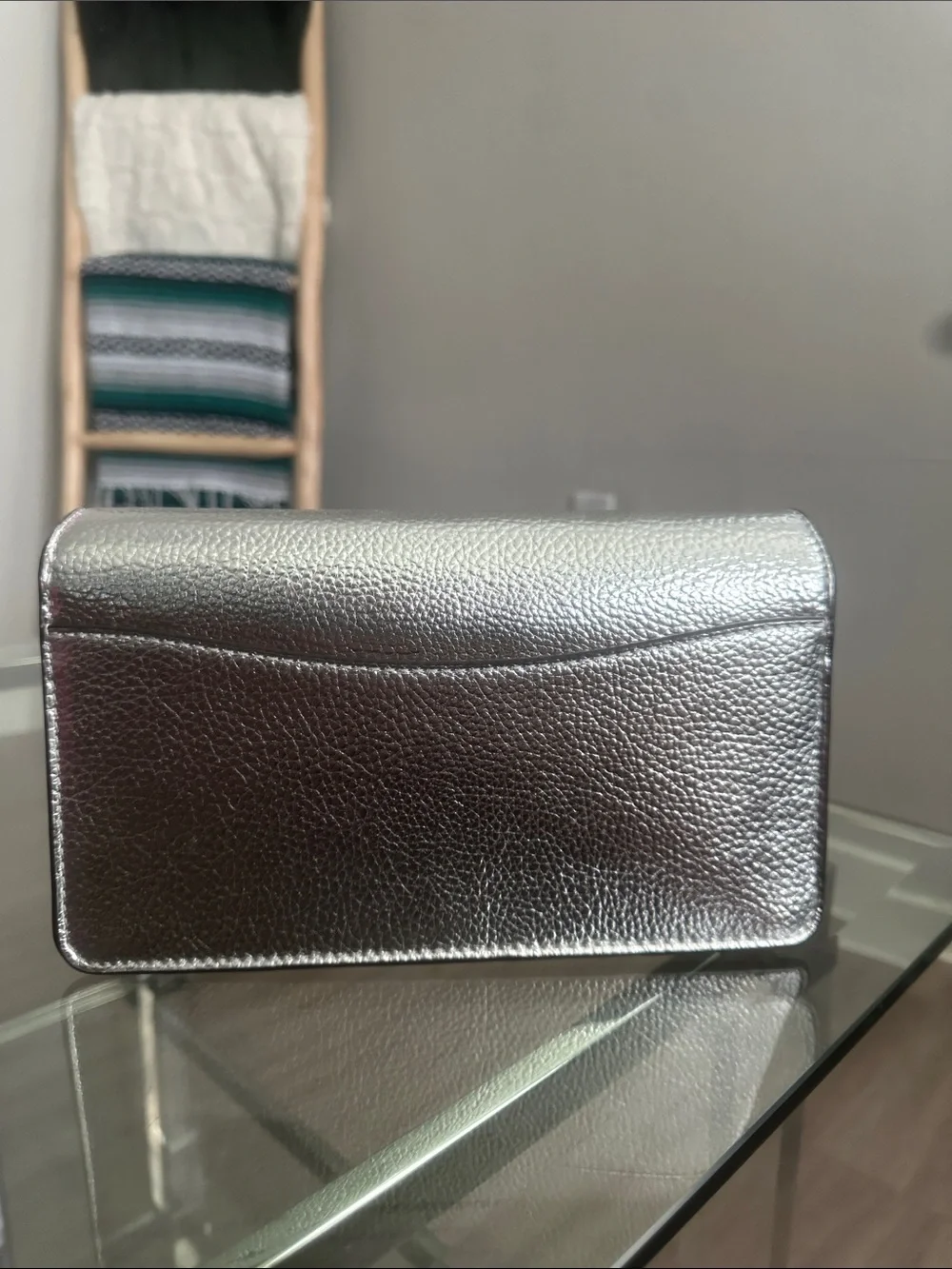 Metallic Silver Crossbody Clutch - Unknown Brand - Picture 3 of 4